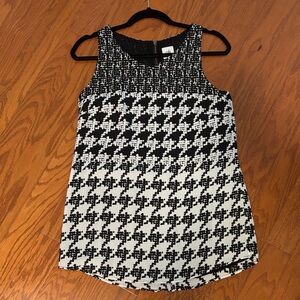 CAbi Black and White Houndstooth Tank Top